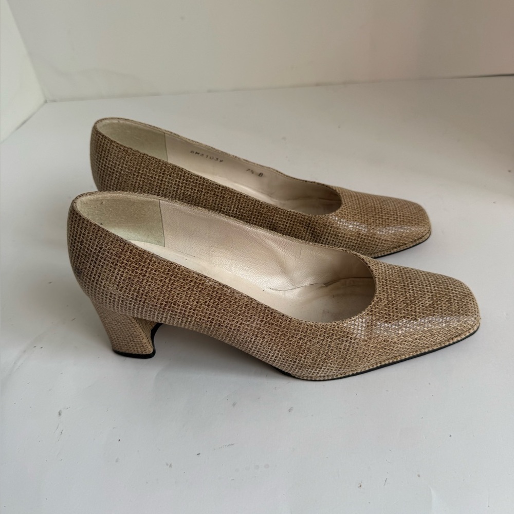 Stuart Weitzman Diamondback Snakeskin embossed leather Shoes/Pumps. Size 7.5 - Picture 14 of 15